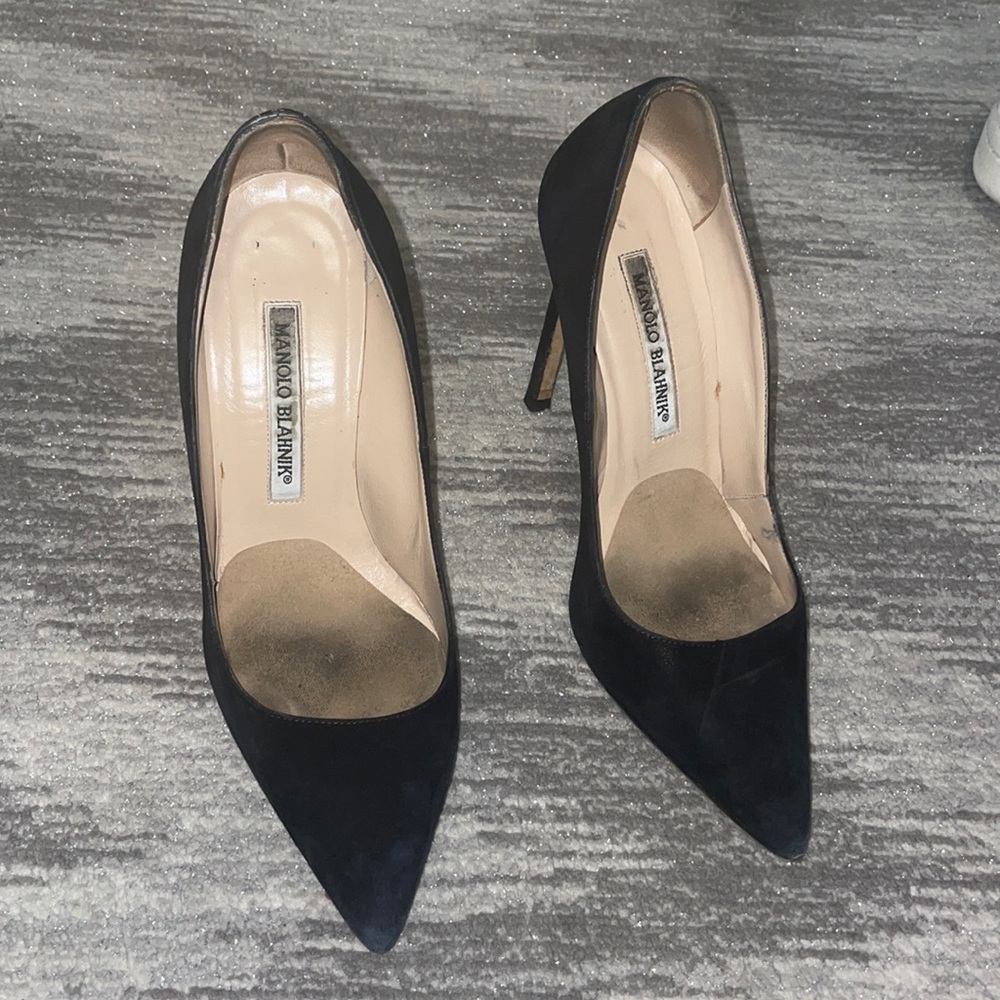 Manolo blahnik black suede heels